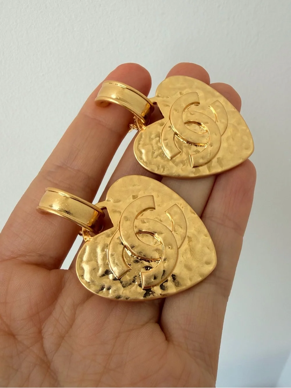 💛CHANEL Gold Heart Drop Earrings with CC Logo💛